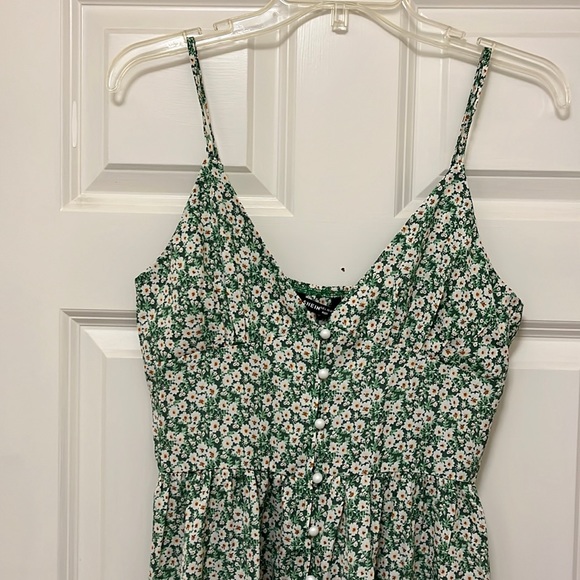 NWOT Green Floral Mini Dress With White Buttons. Size 8/10 - Picture 2 of 15